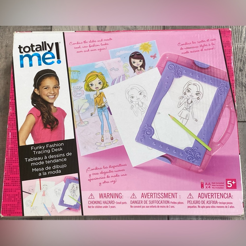 NIB Totally Me! Funky Fashion Design Mix Tracing Desk Writing Drawing Doodle Set